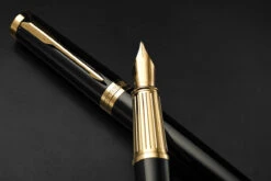 Parker® Parker Ingenuity Black Lacquer GT Vulpen 13 Parker® Parker Ingenuity Black Lacquer GT Vulpen -Pennen Verkoop 2182006 Parker Ingenuity Black Lacquer GT FP 6