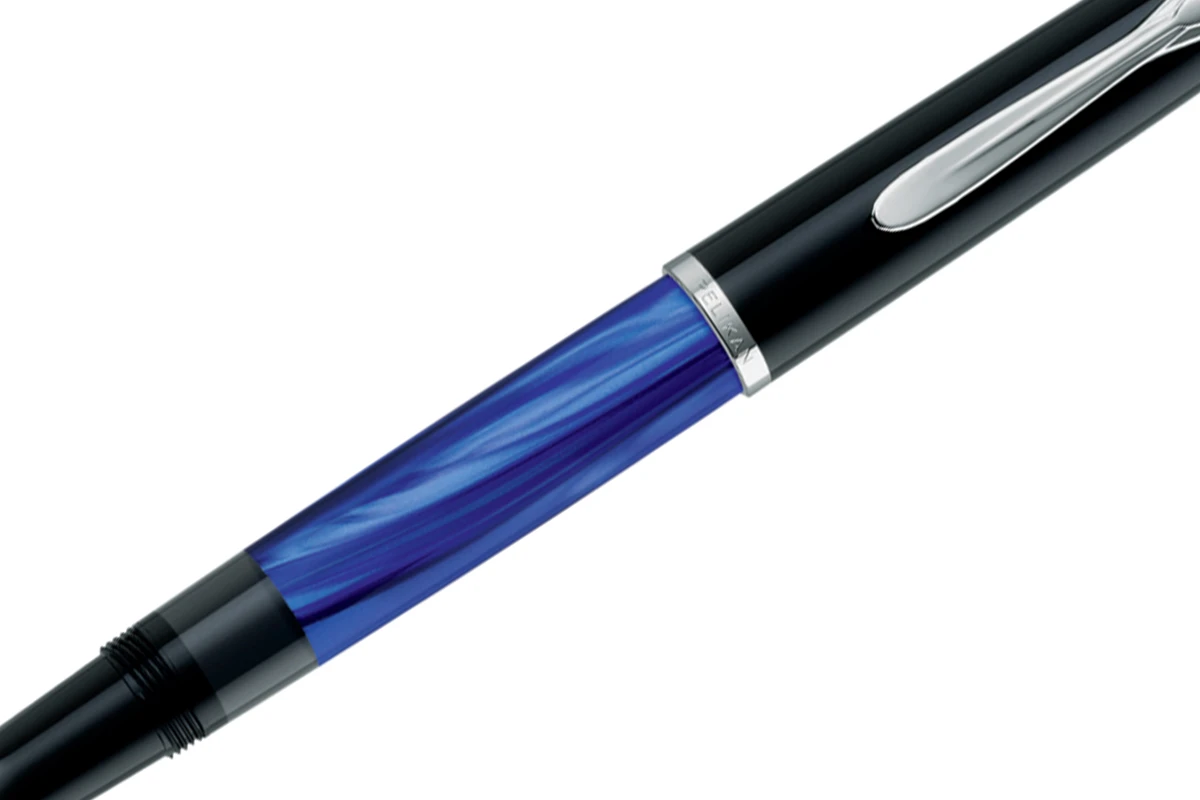Pelikan Classic M205 Blue Marbled Vulpen 2 Pelikan Classic M205 Blue Marbled Vulpen - Afbeelding 2