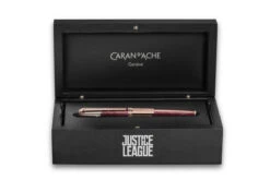 Caran D'Ache Justice League Wonder Woman Vulpen 8 Caran D'Ache Justice League Wonder Woman Vulpen -Pennen Verkoop WW20Car204